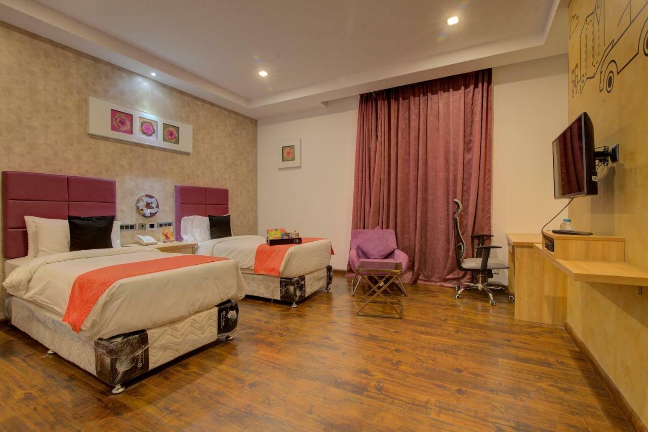 Hotel Collection O 30018 Ramee Electronic