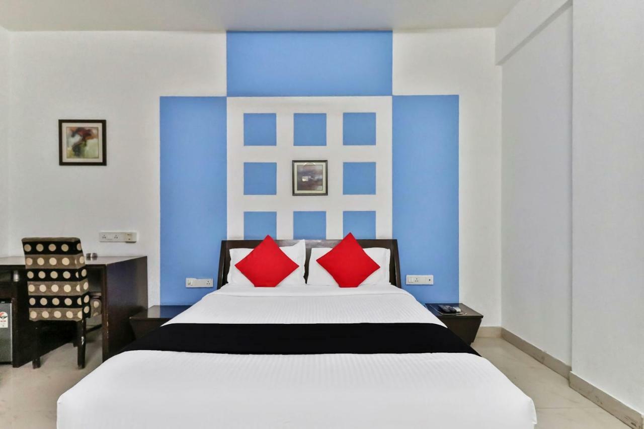 Capital O 16324 Niche Hotel 2*