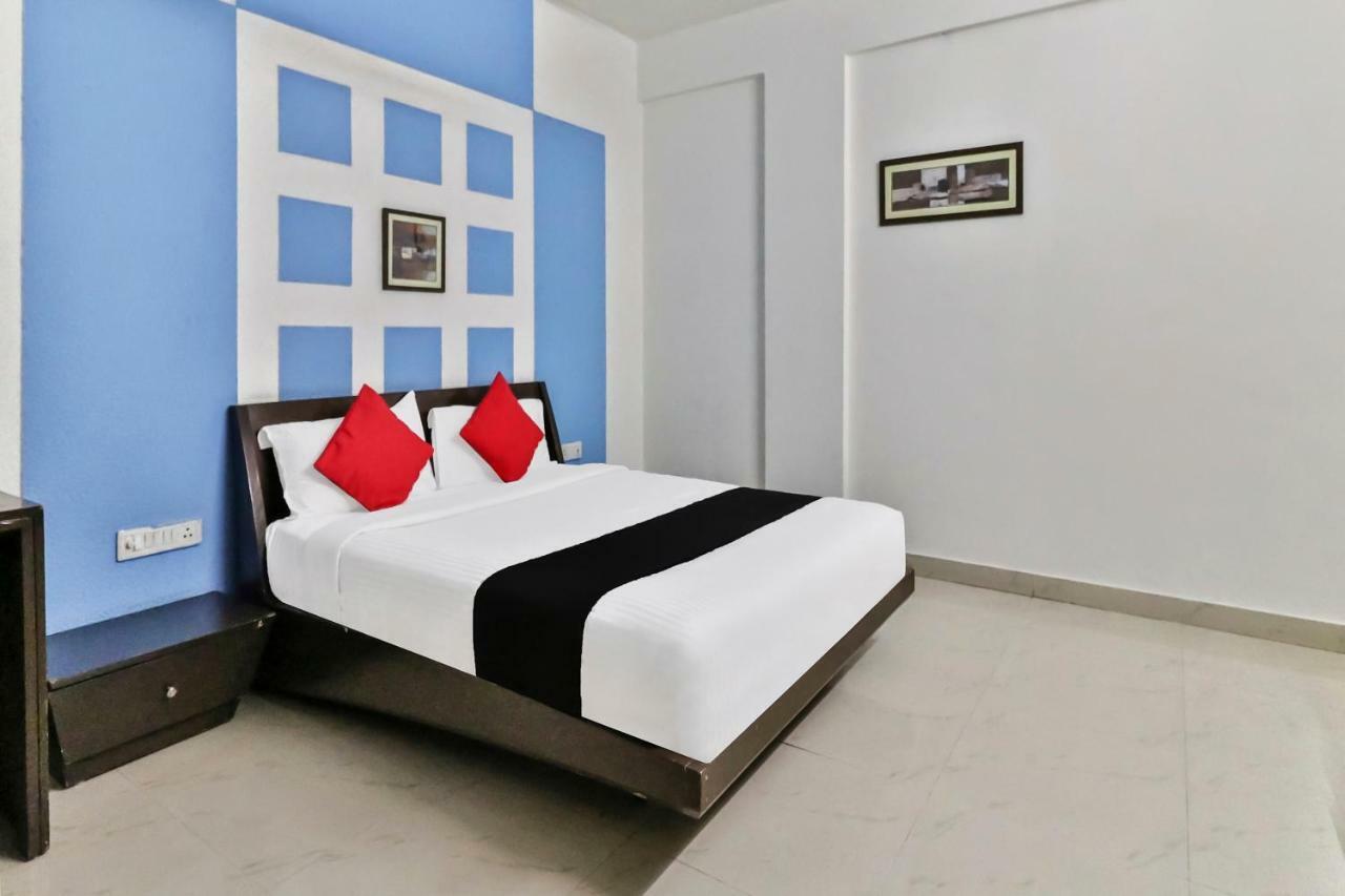 Capital O 16324 Niche Hotel 2*