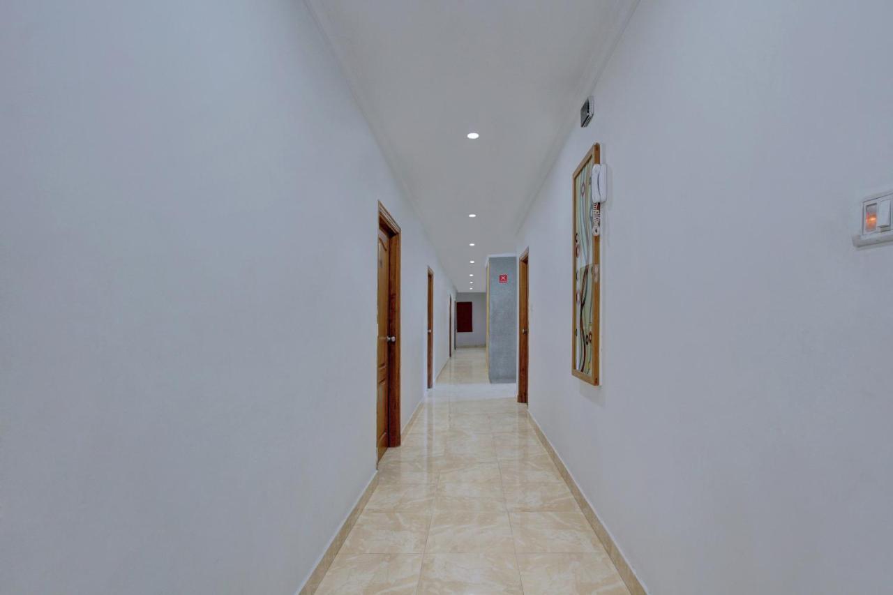 Oyo 27005 The Woodbridge Bangalore