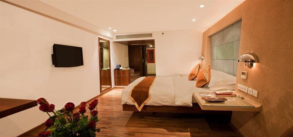 Hotel Trinity Isle Bangalore