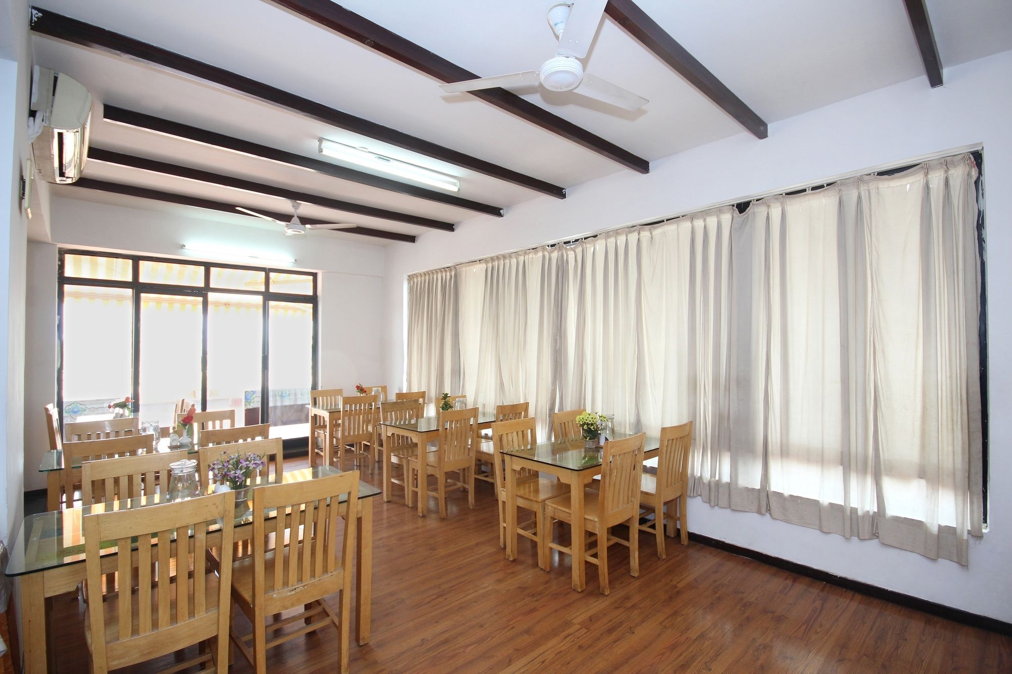 Oyo Whitefield Main Road Hotel