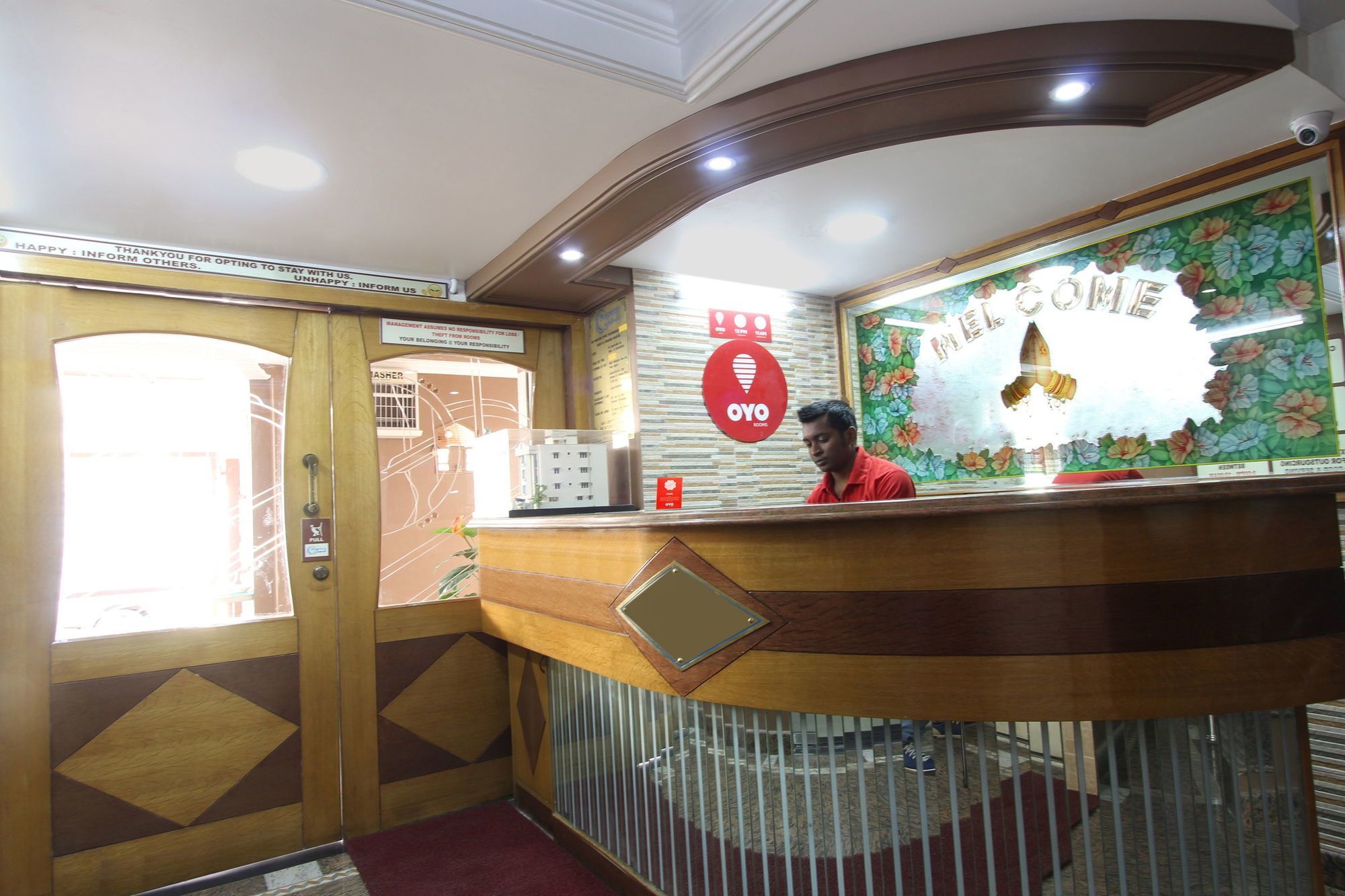 Oyo 8463 Bluemoon Grand