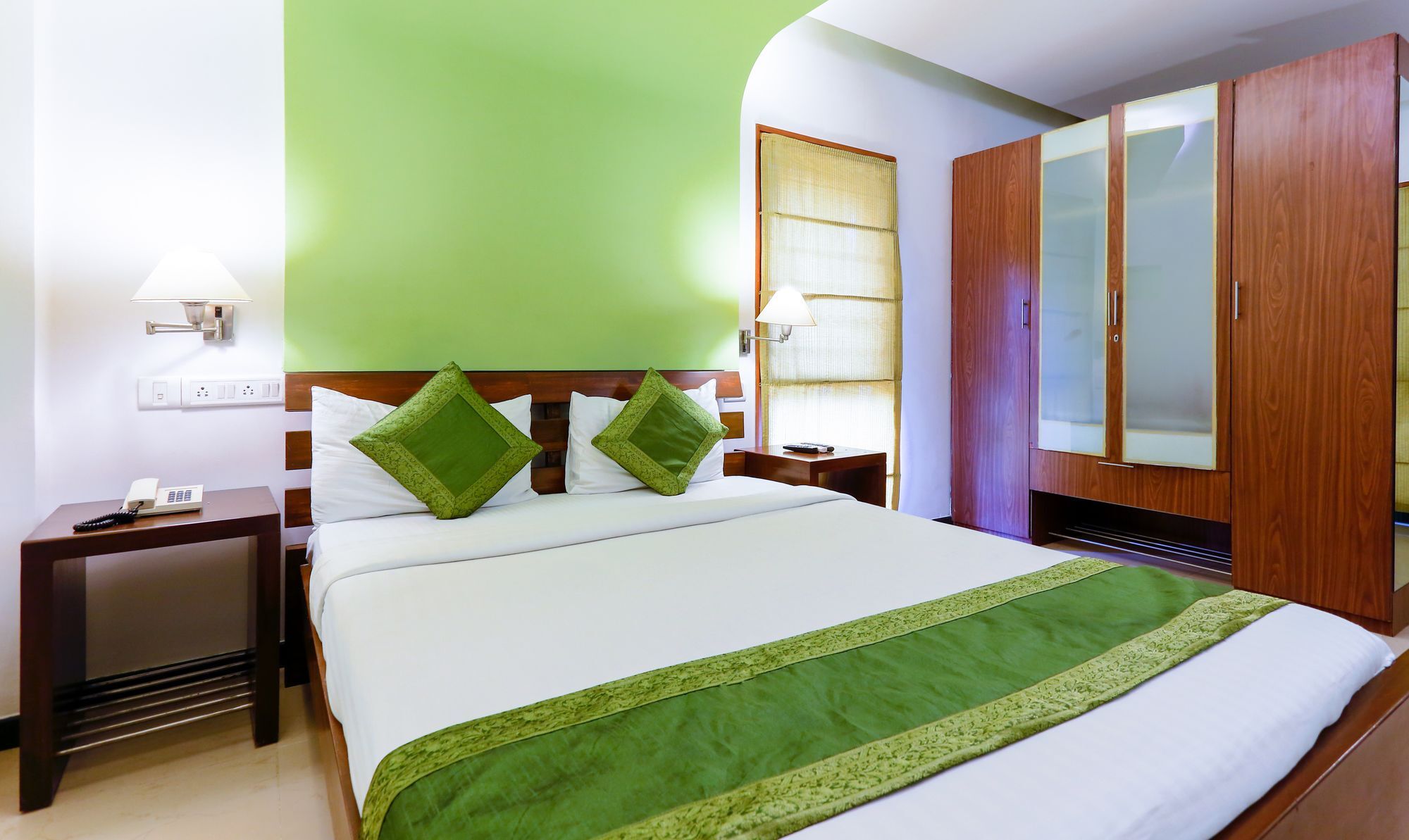 Hotel Treebo Red Carpet Bangalore
