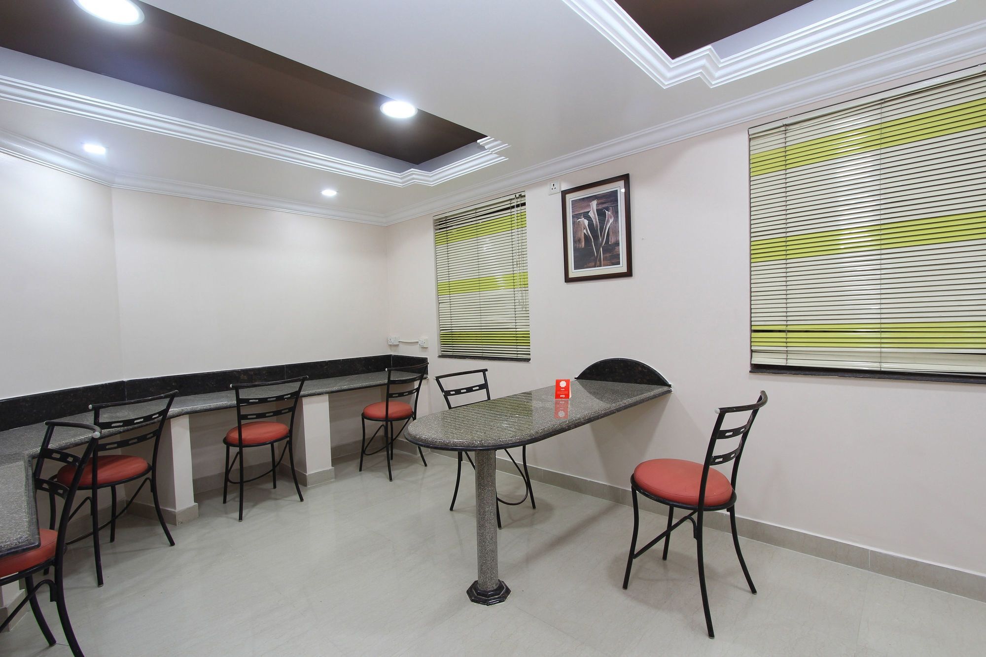 Oyo 8463 Bluemoon Grand Bangalore