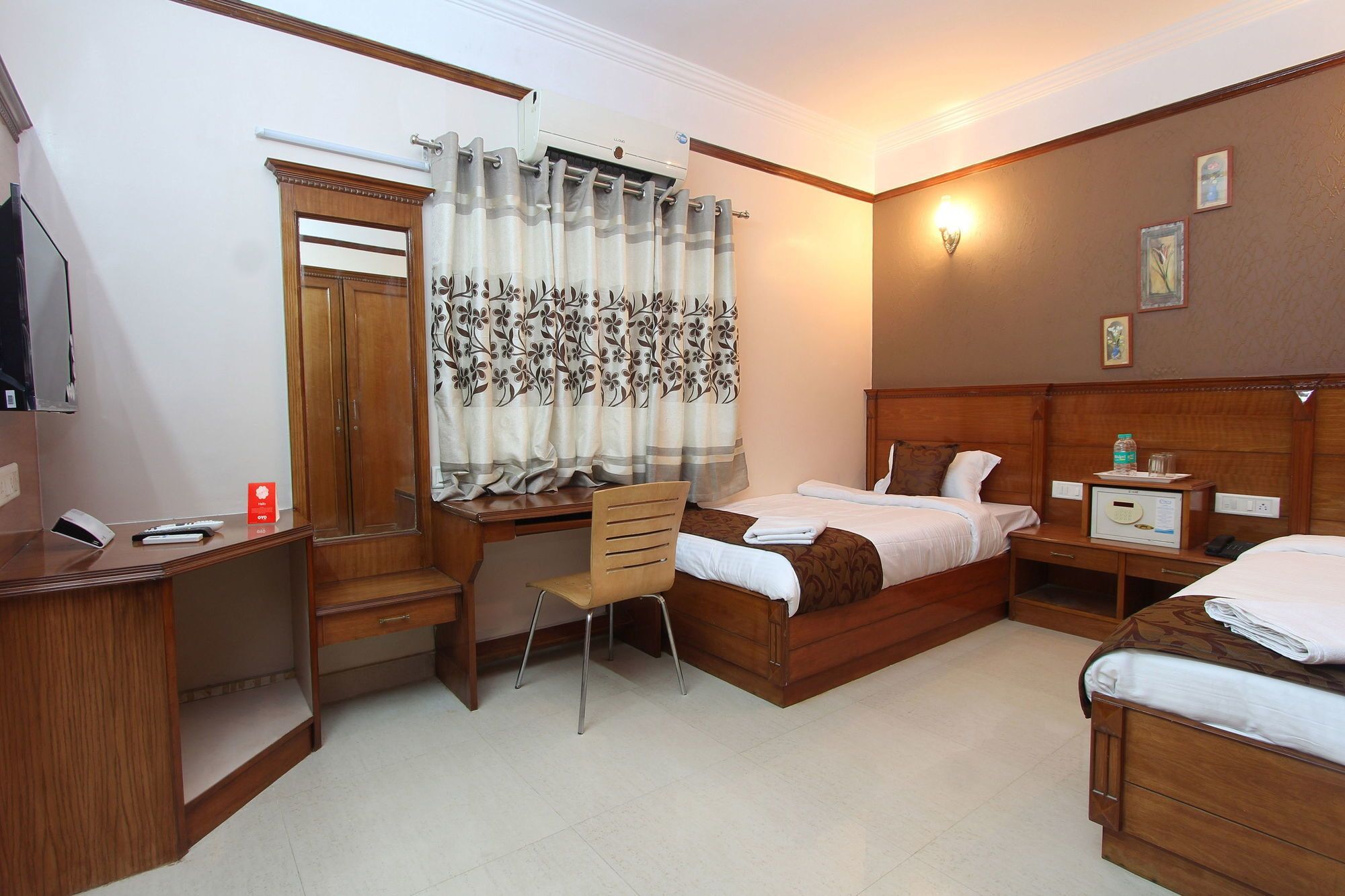 Hotel Oyo 8463 Bluemoon Grand Bangalore