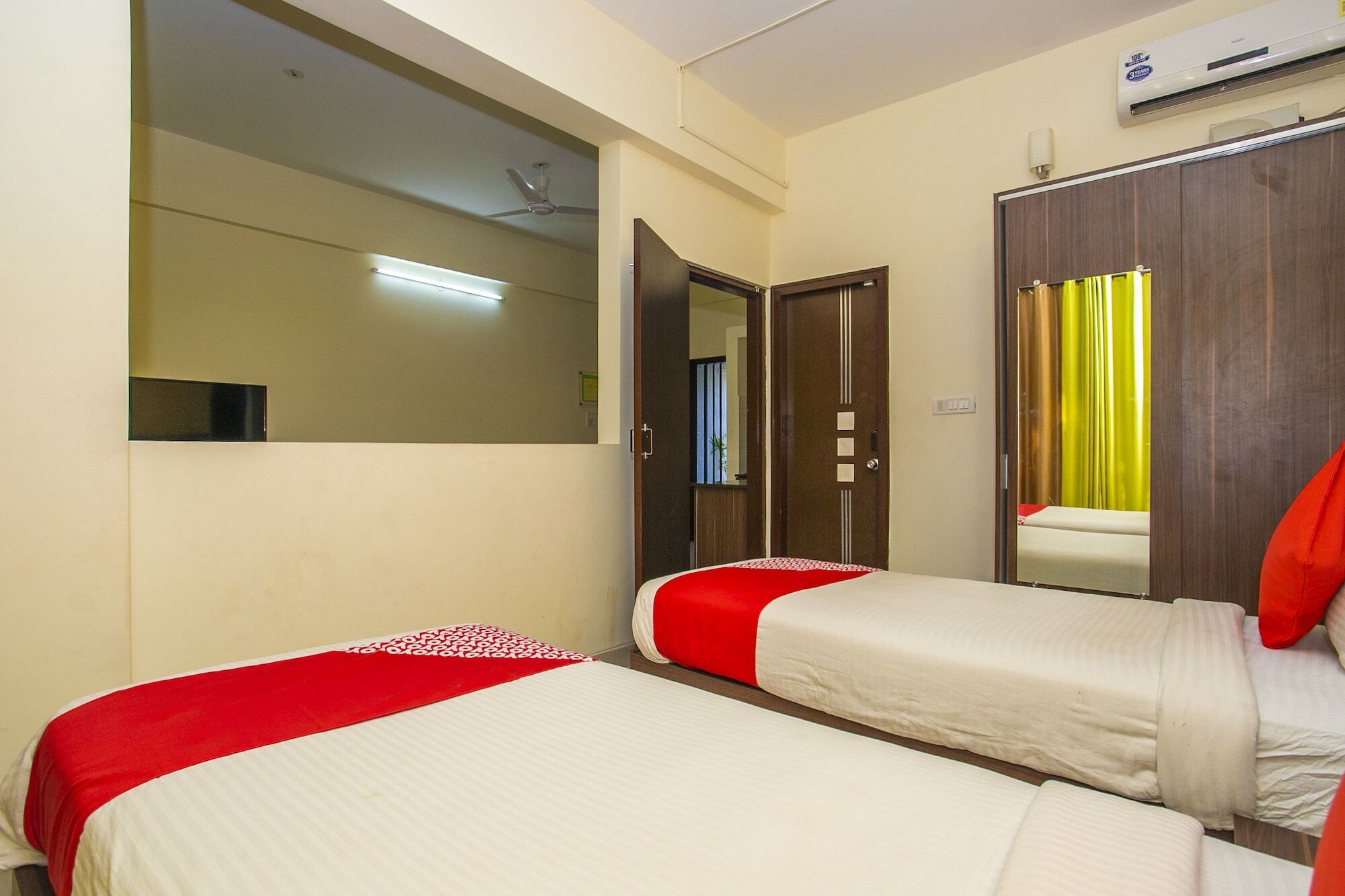 Oyo 22935 Iwe Hotel