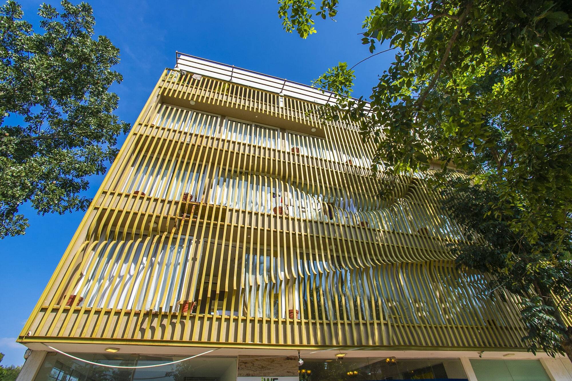 Oyo 22935 Iwe Hotel Bangalore