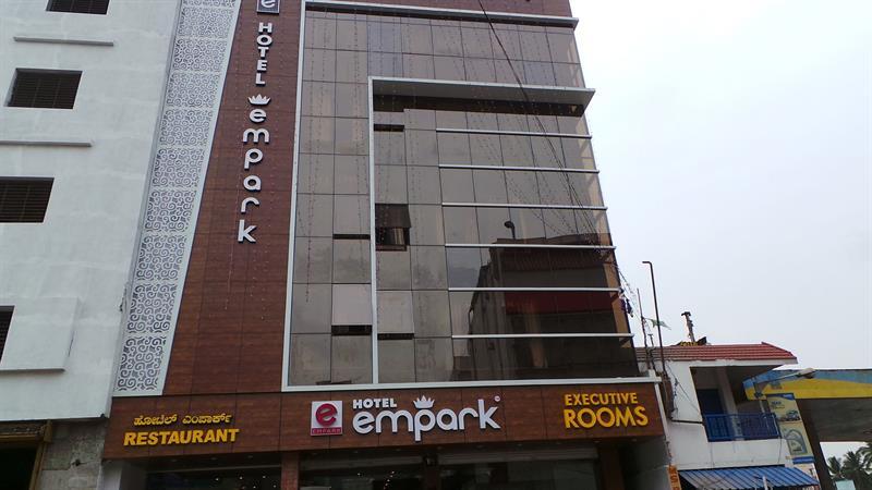 Empark Hotel 3*