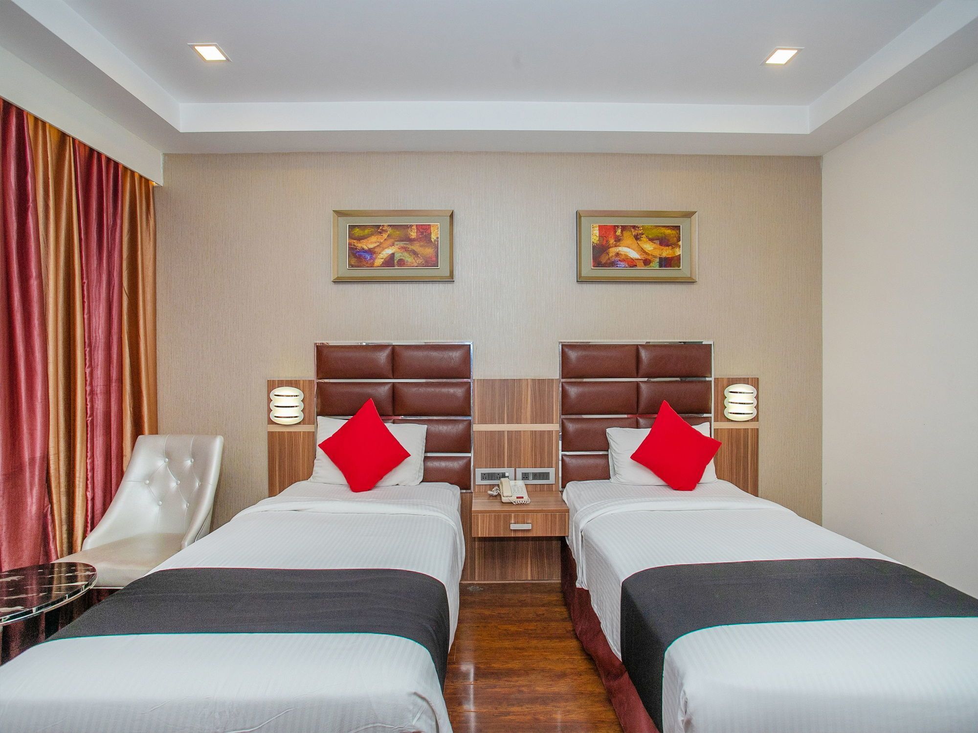 Capital O 15186 Sahar Pavillion 3* Bangalore