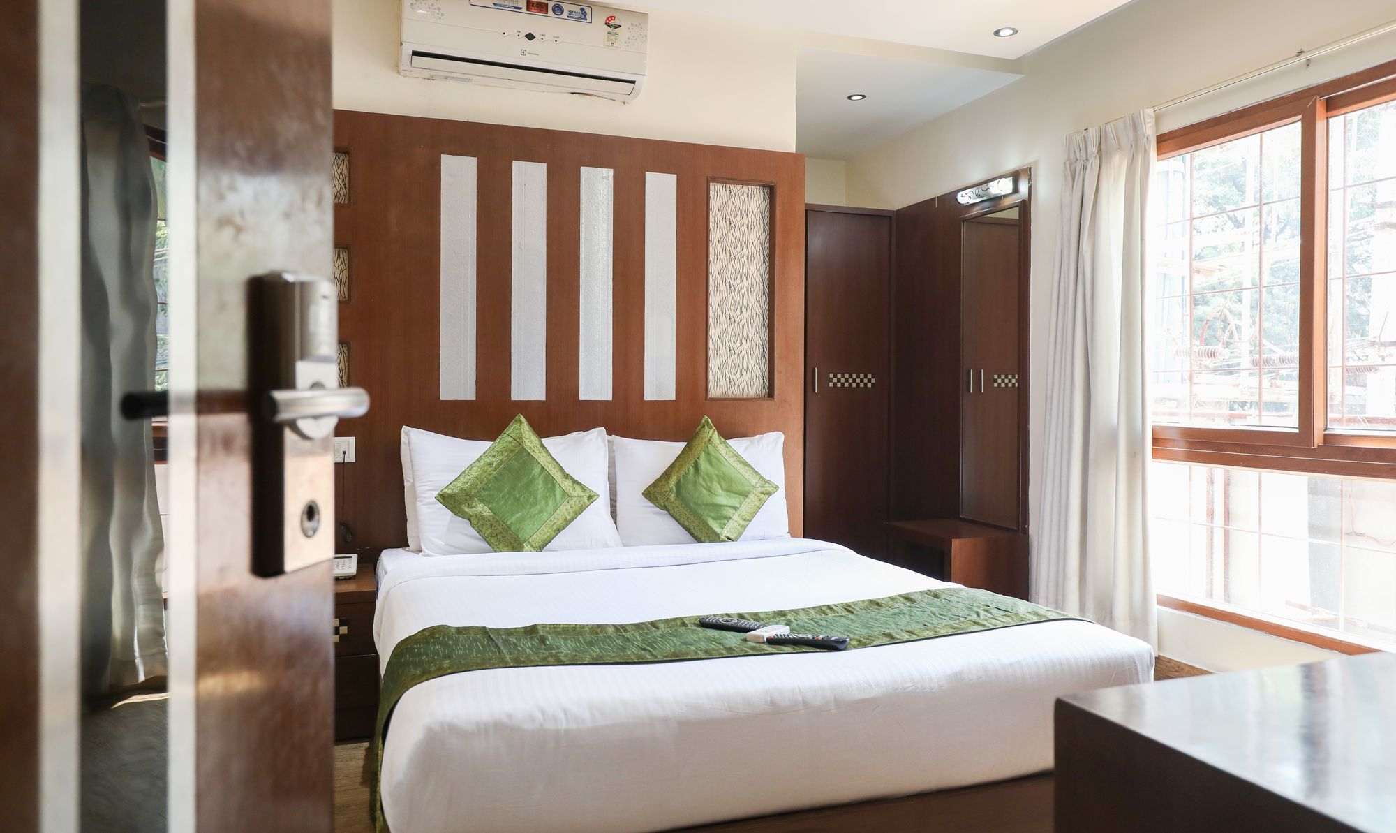Hotel Treebo Select Grand Premier 3*