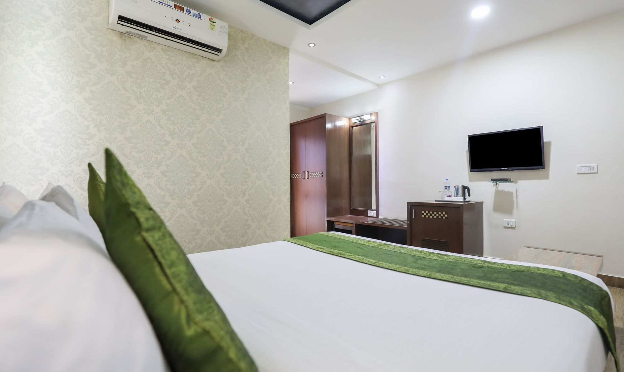Hotel Treebo Select Grand Premier 3*