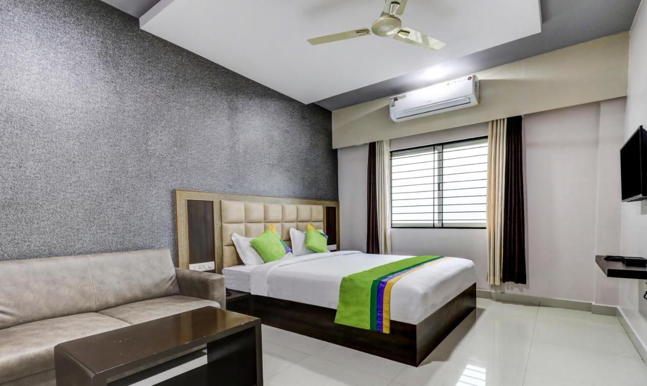Treebo Sahara 750 M From St Johns Medical College And Hospital Hotel