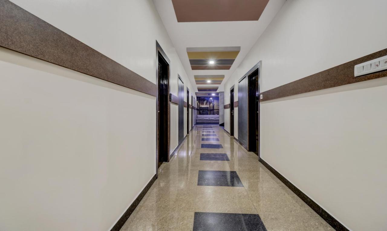 Treebo Sahara 750 M From St Johns Medical College And Hospital Hotel