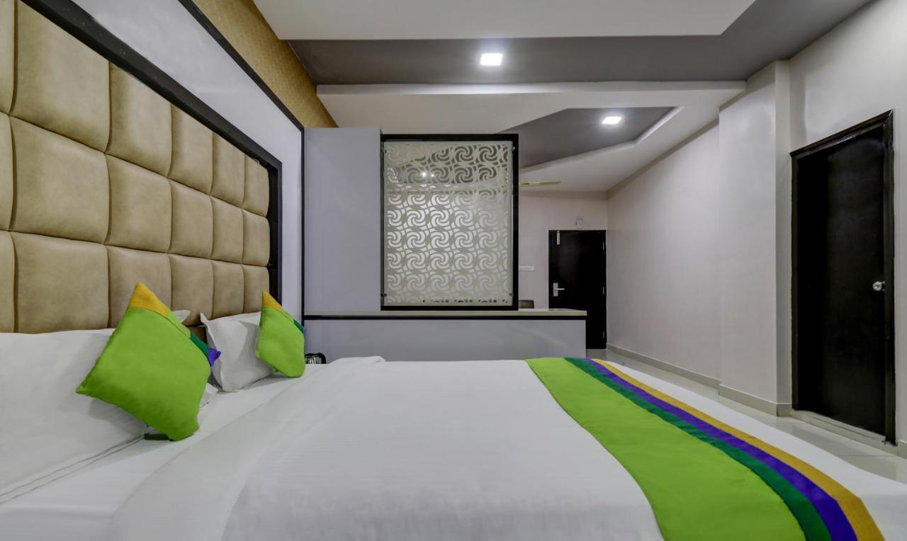 Treebo Sahara 750 M From St Johns Medical College And Hospital Hotel 3*