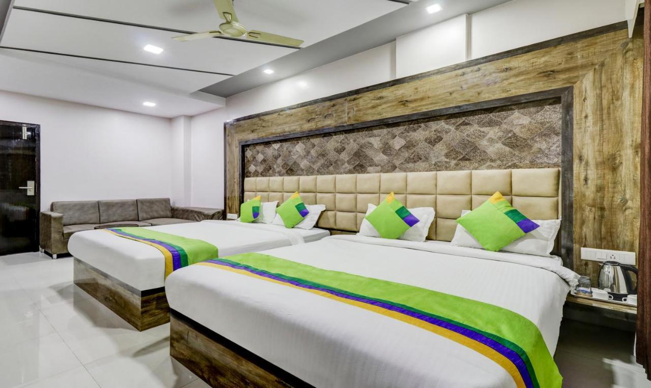 Treebo Sahara 750 M From St Johns Medical College And Hospital Hotel 3*