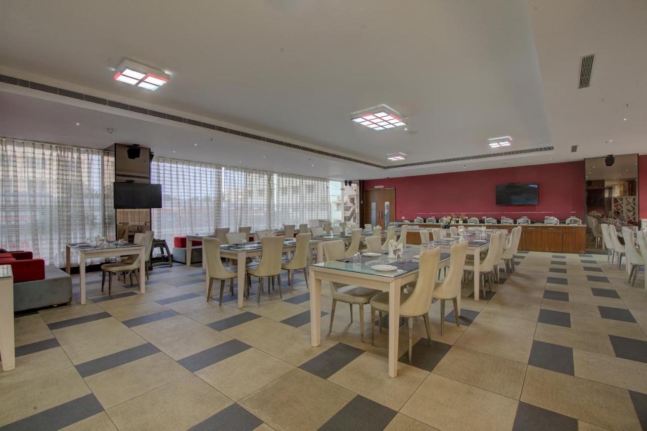 Hotel Collection O 30018 Ramee Electronic 3*