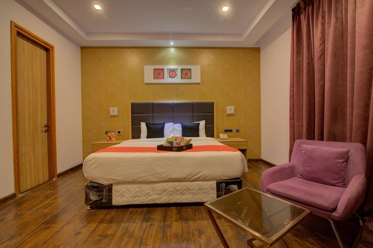 Hotel Collection O 30018 Ramee Electronic