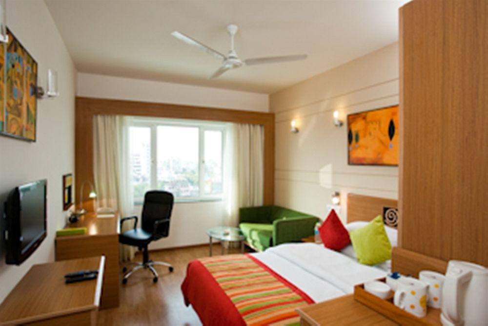 Hotel Lemon Tree Premier, Ulsoor Lake,