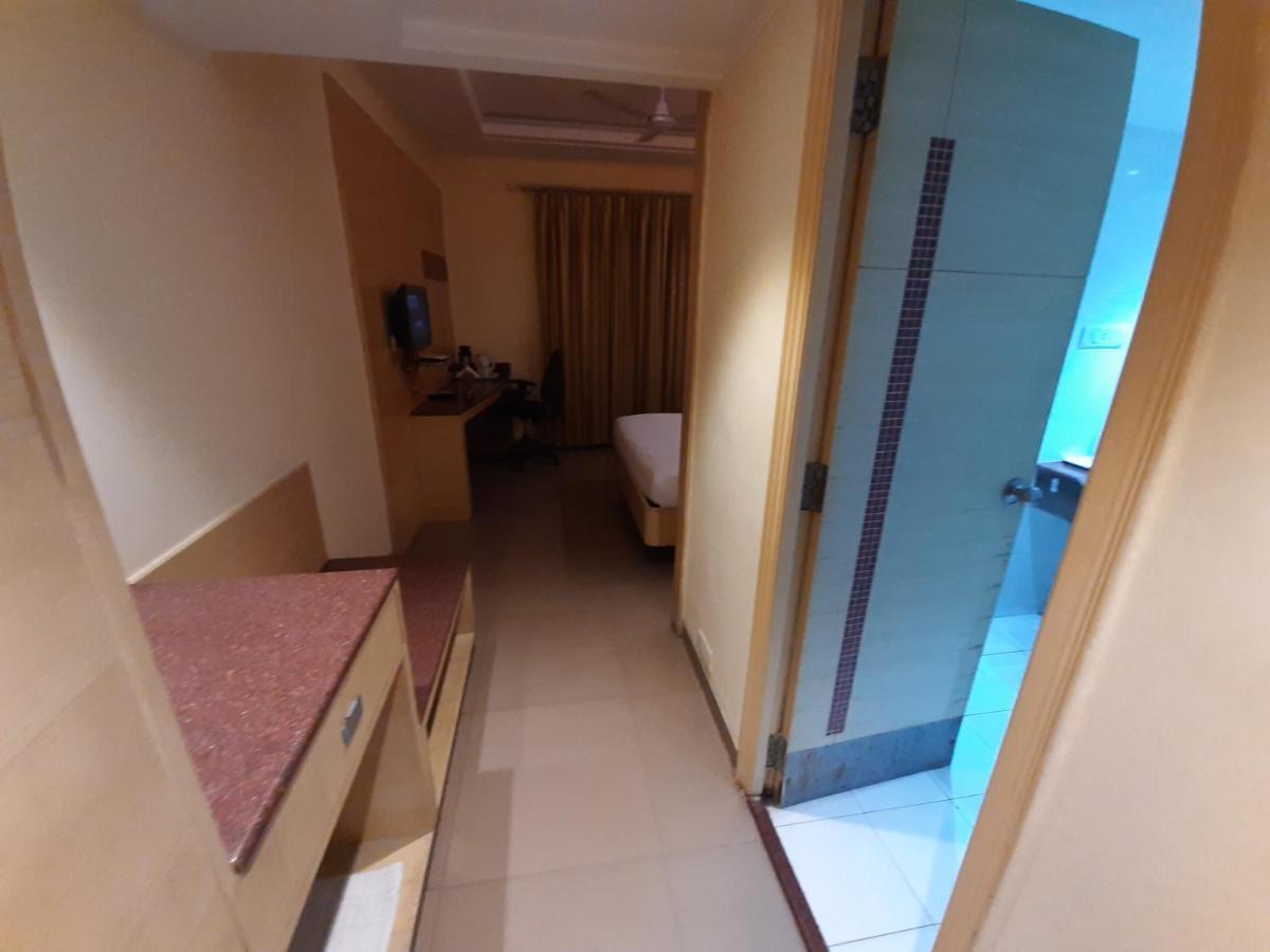 Hotel Sri Krishna International 3*