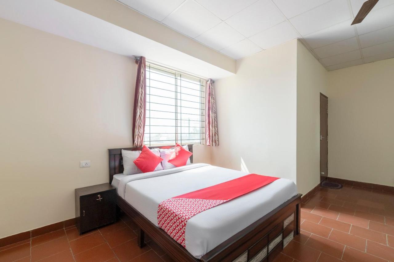 Oyo 49073 Whitefield Comforts Hotel