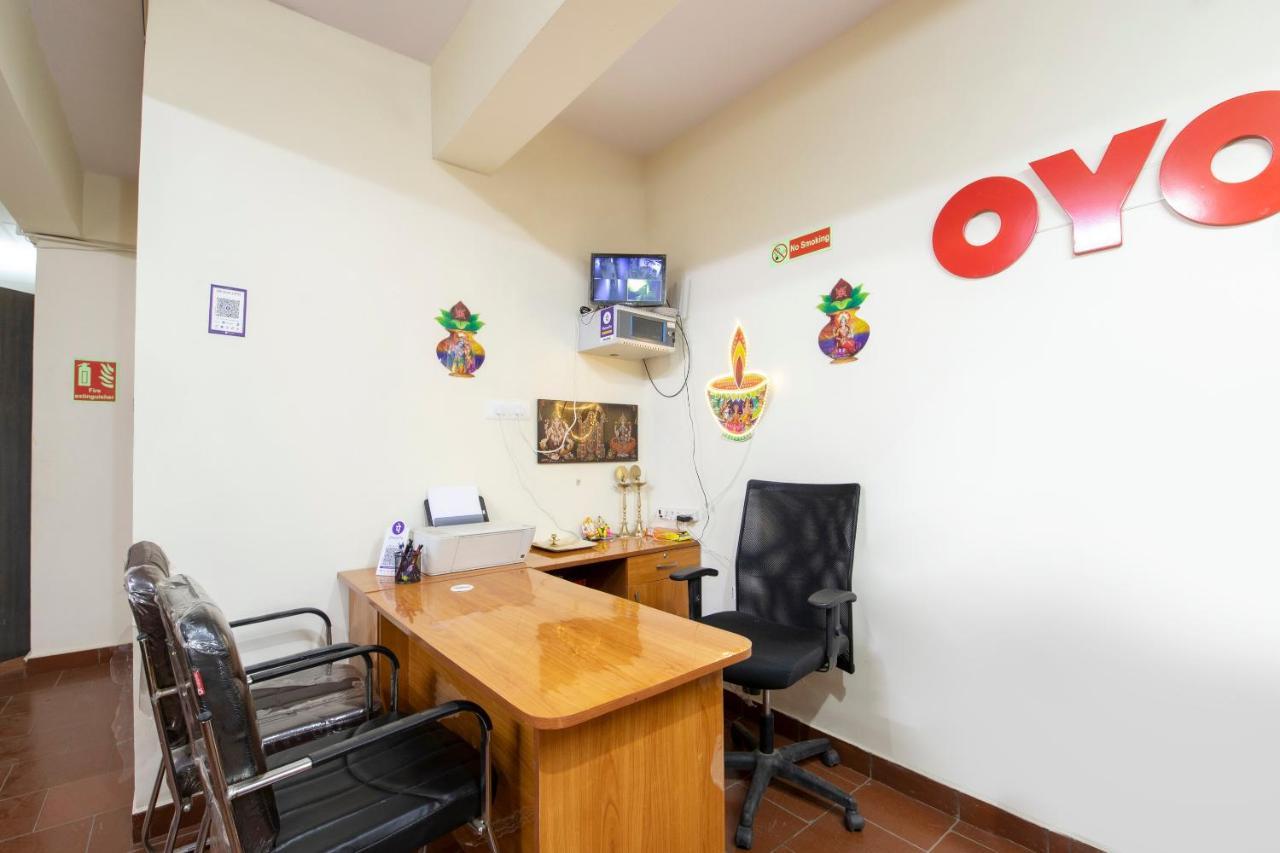 Oyo 49073 Whitefield Comforts 3*