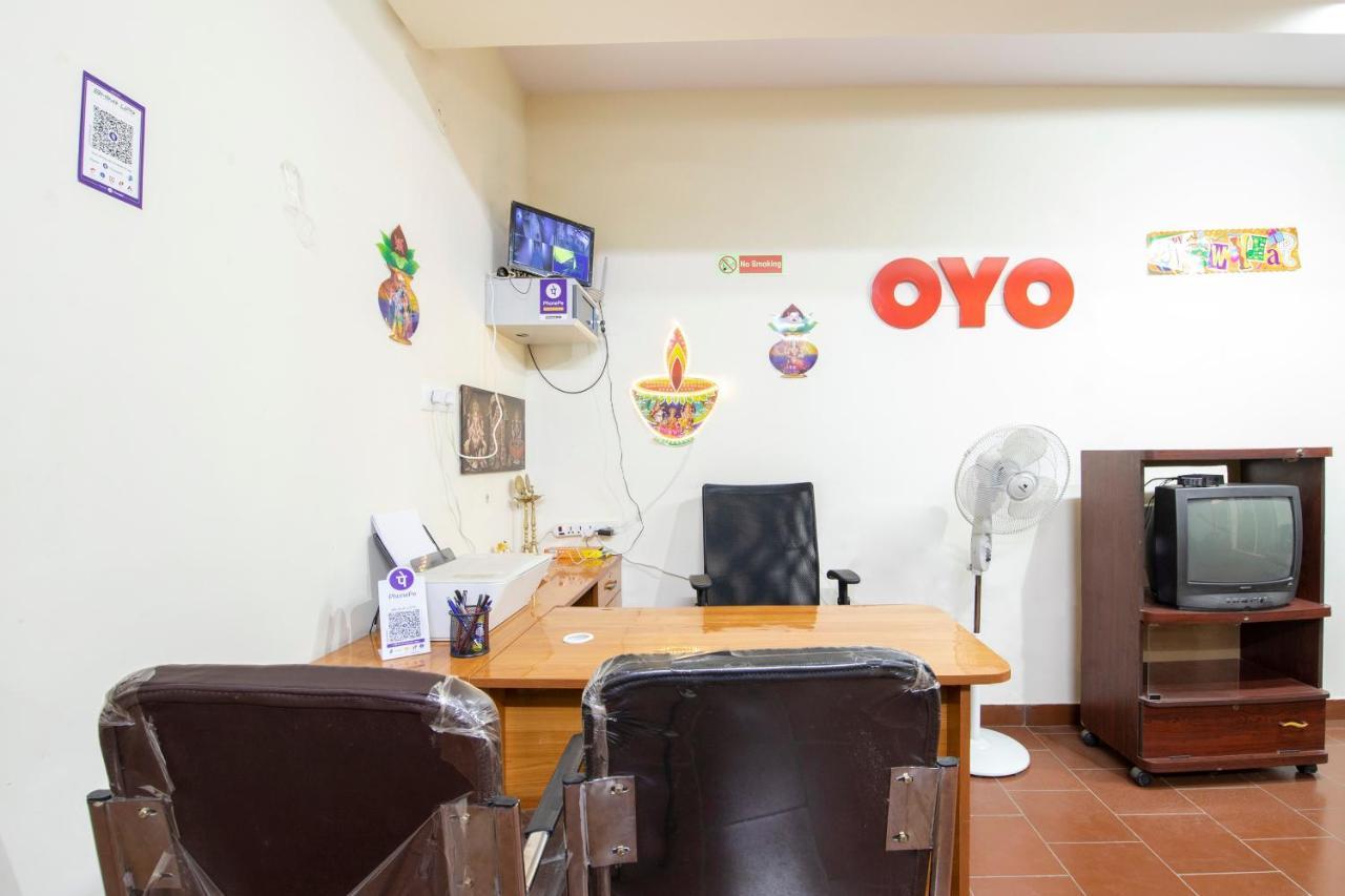 Hotel Oyo 49073 Whitefield Comforts 3*