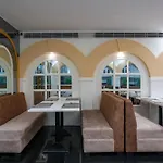Hyde Park Hotel