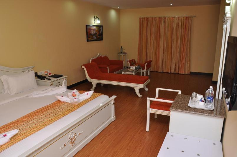 Golden Cascade Resort 3*