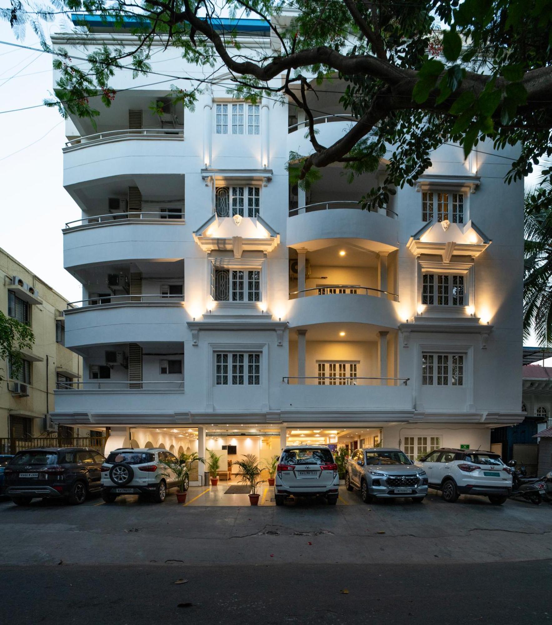 Hyde Park Hotel 3*