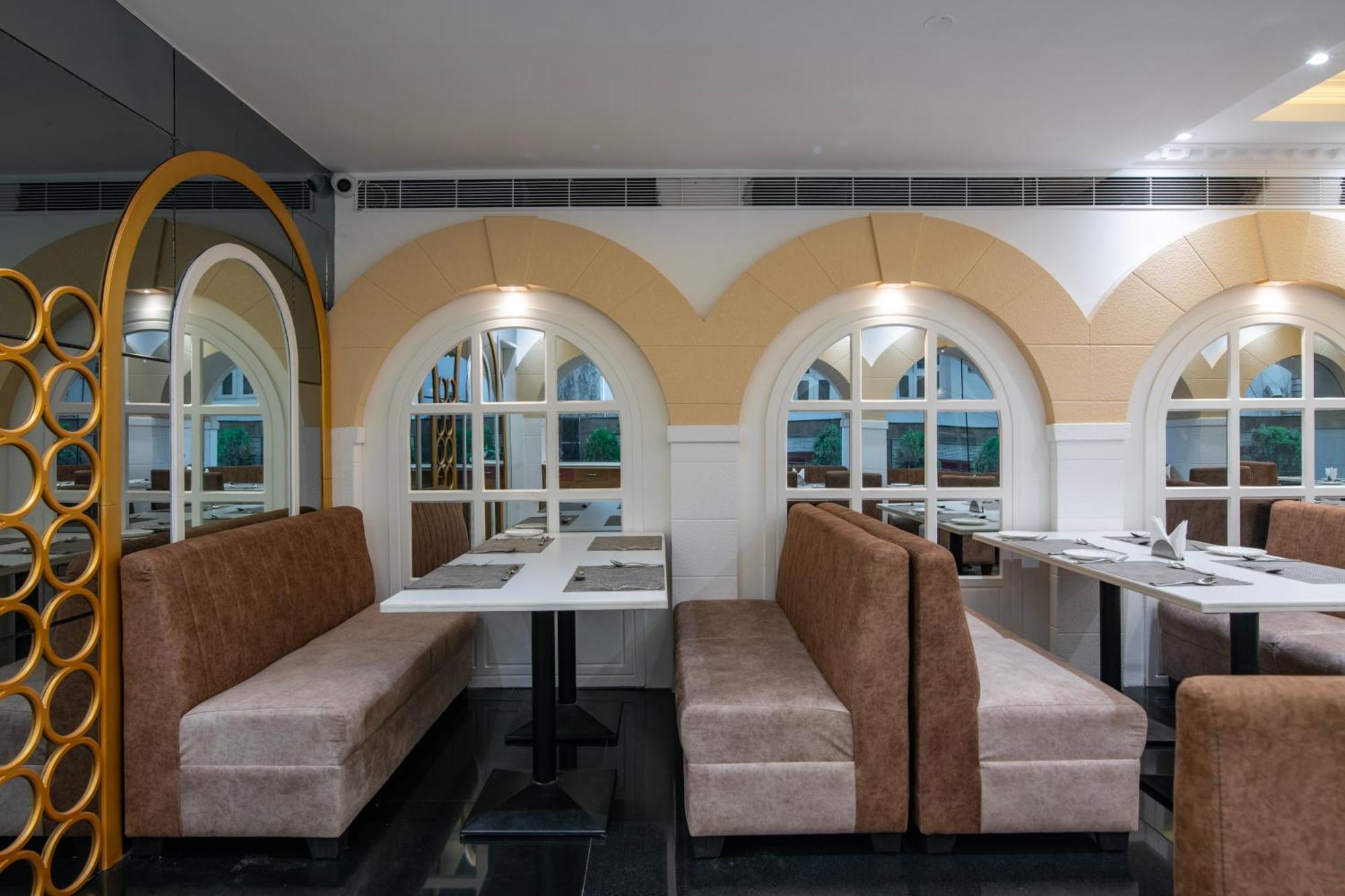 Hotel Hyde Park Bangalore