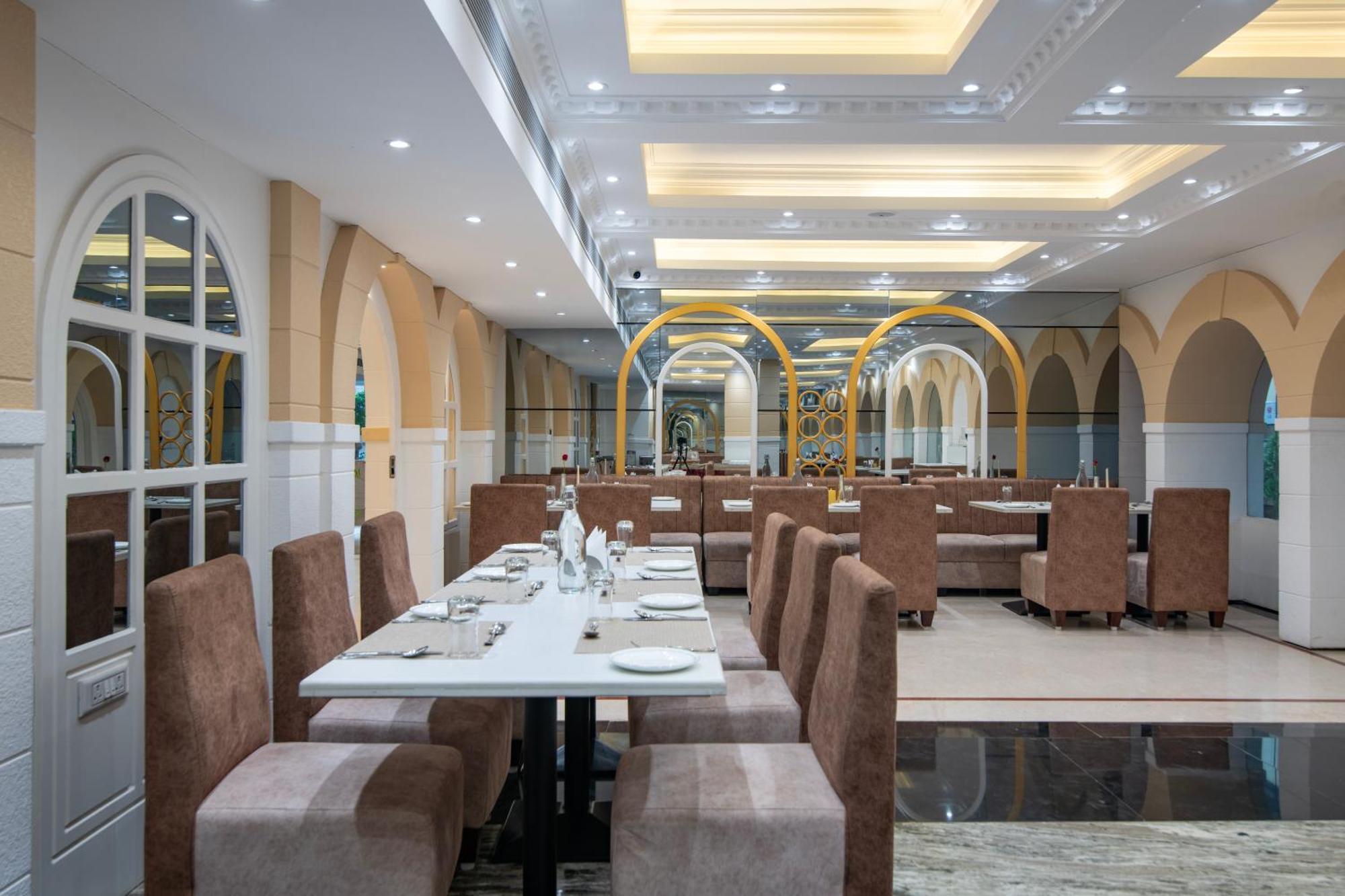 Hotel Hyde Park Bangalore