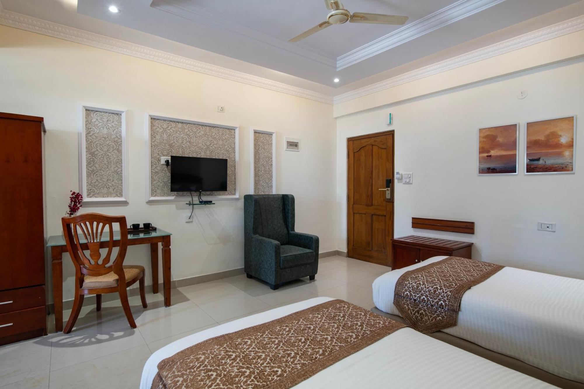 Hyde Park Hotel 3*