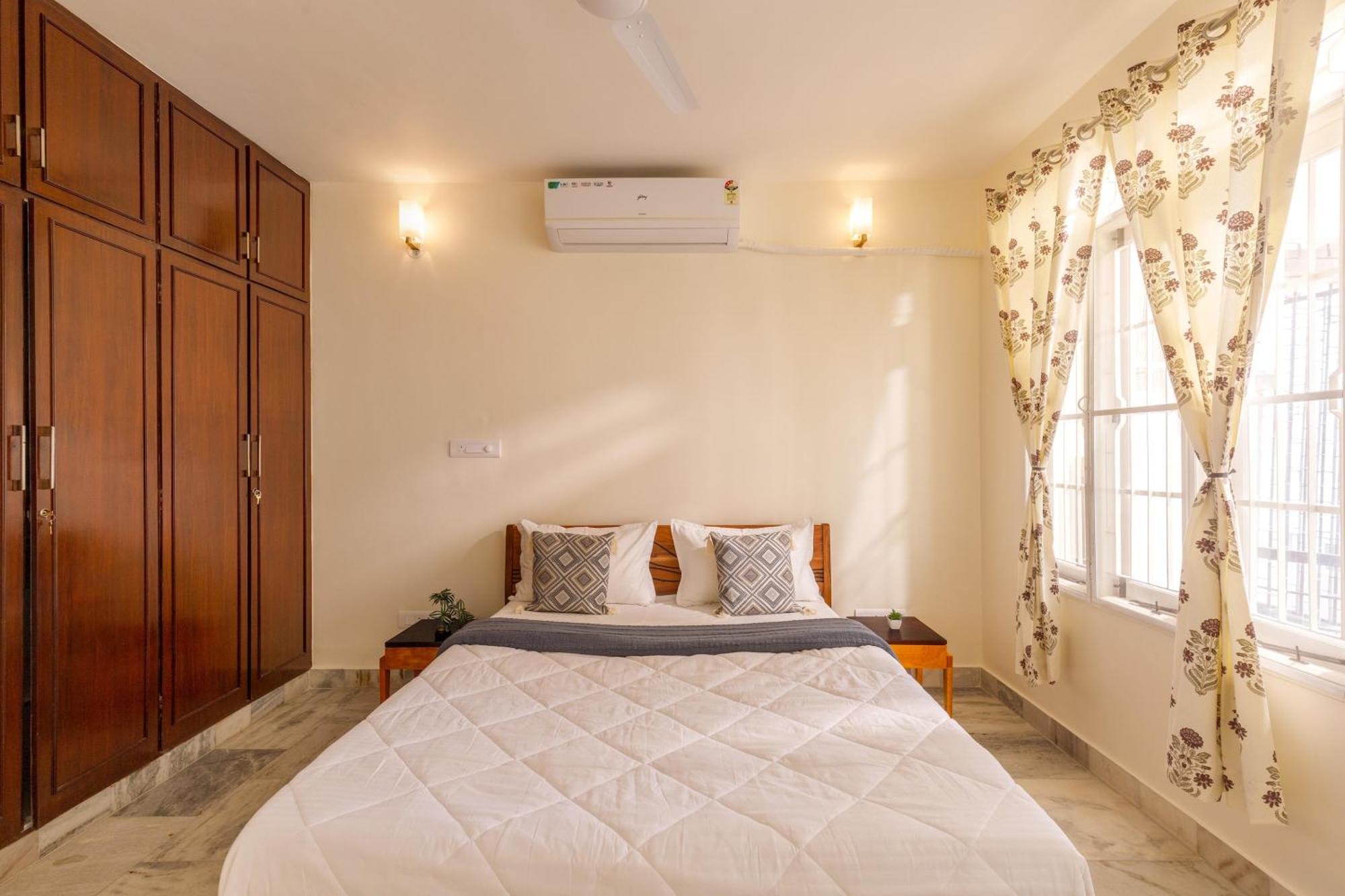 Apartment Crystal Edge By Red Oliveoff Mg Road
