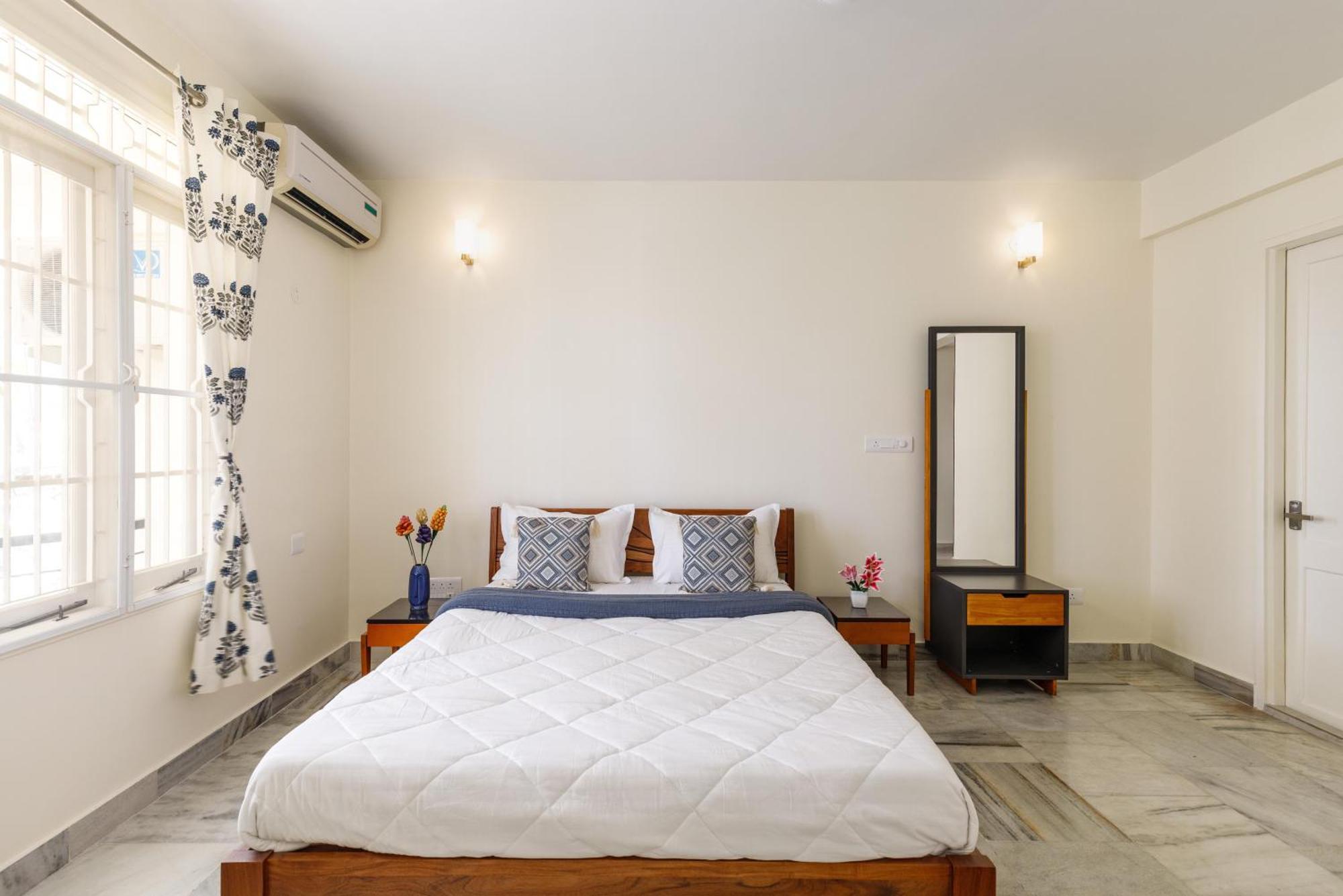 Crystal Edge By Red Oliveoff Mg Road Bangalore