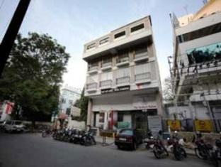 Curzon Hotel 3*