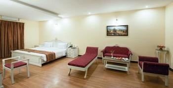 Golden Cascade Resort