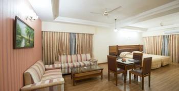 Golden Cascade 3*