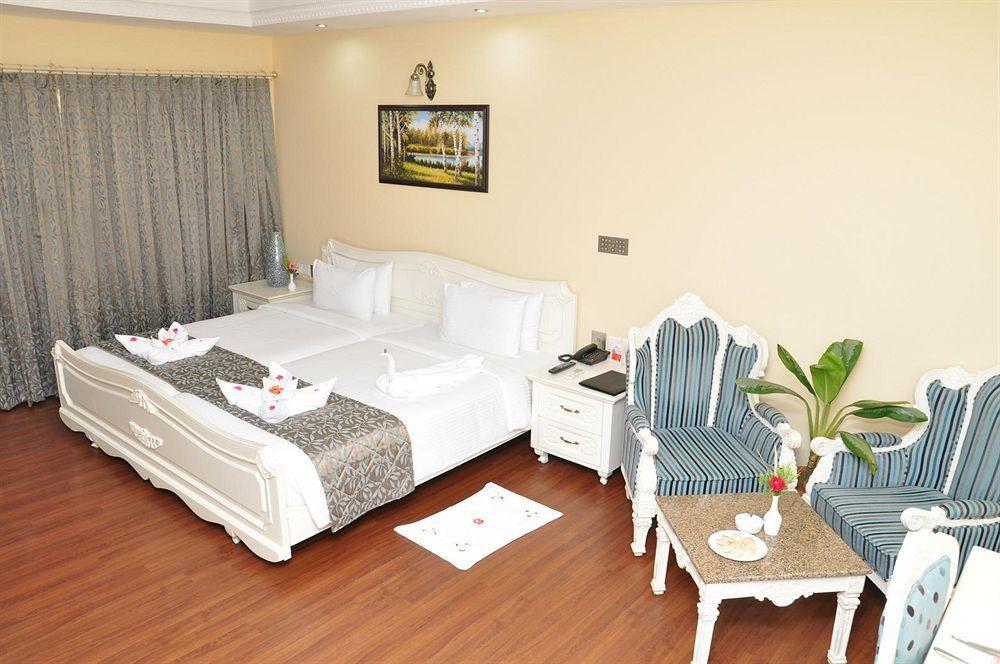 Golden Cascade Resort 3*