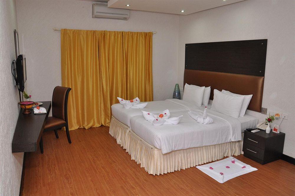 Golden Cascade Resort 3*
