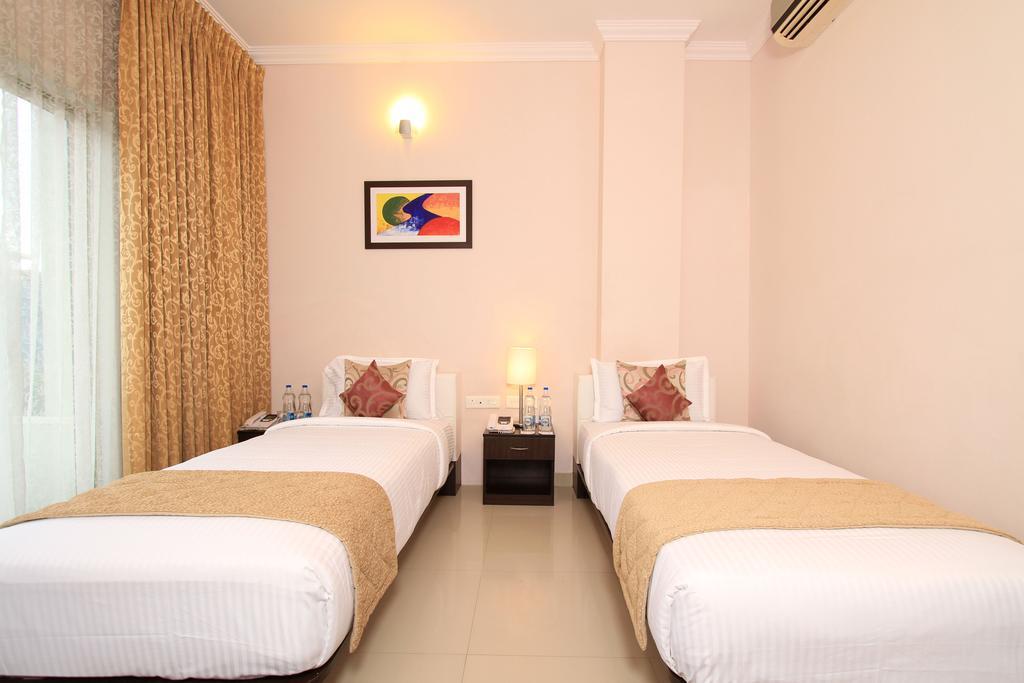 Hotel Chris Whitefield 4*