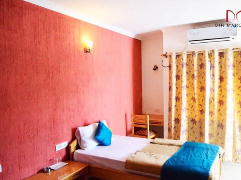 Bluemoon Log-Inn 3* Bangalore