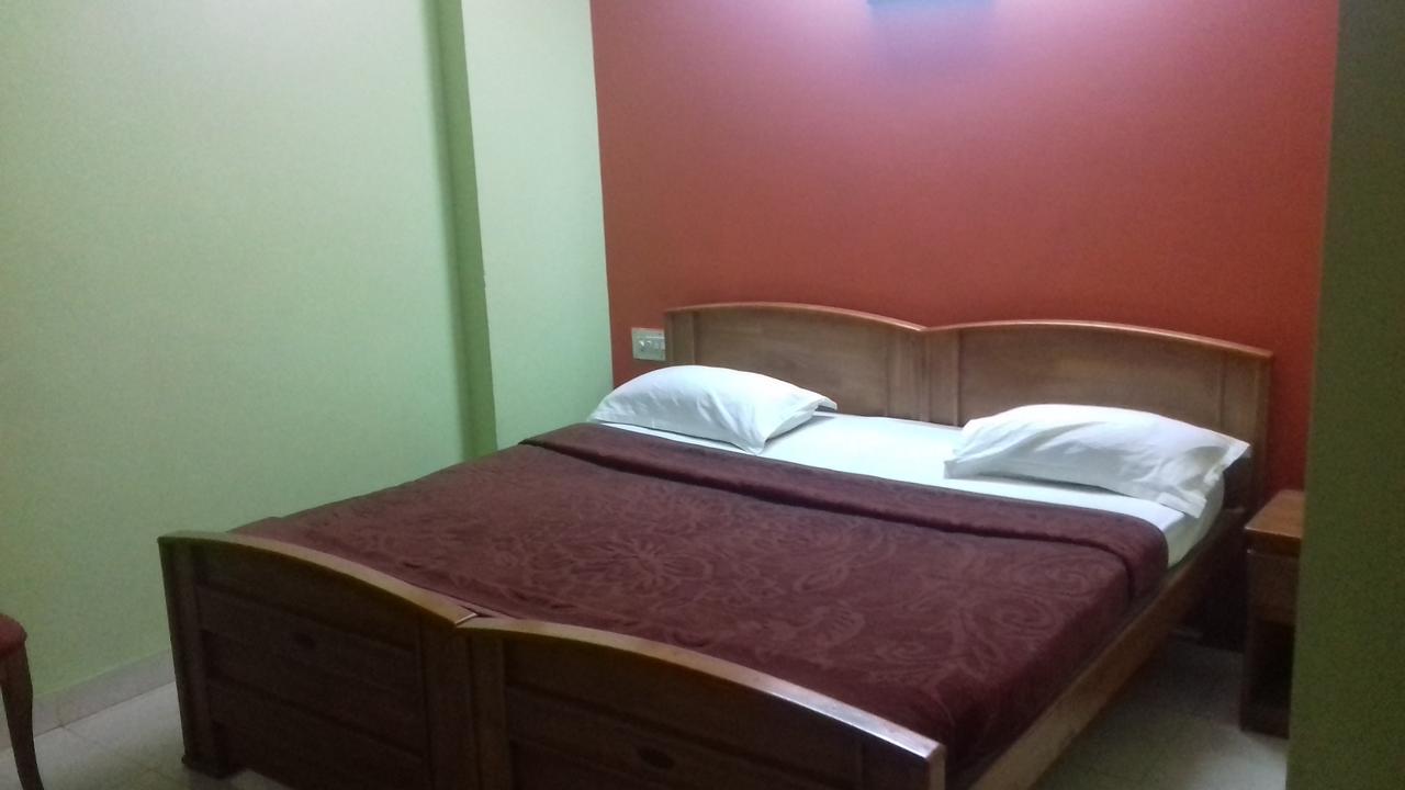 Lodge Sree Nandanam Residency *