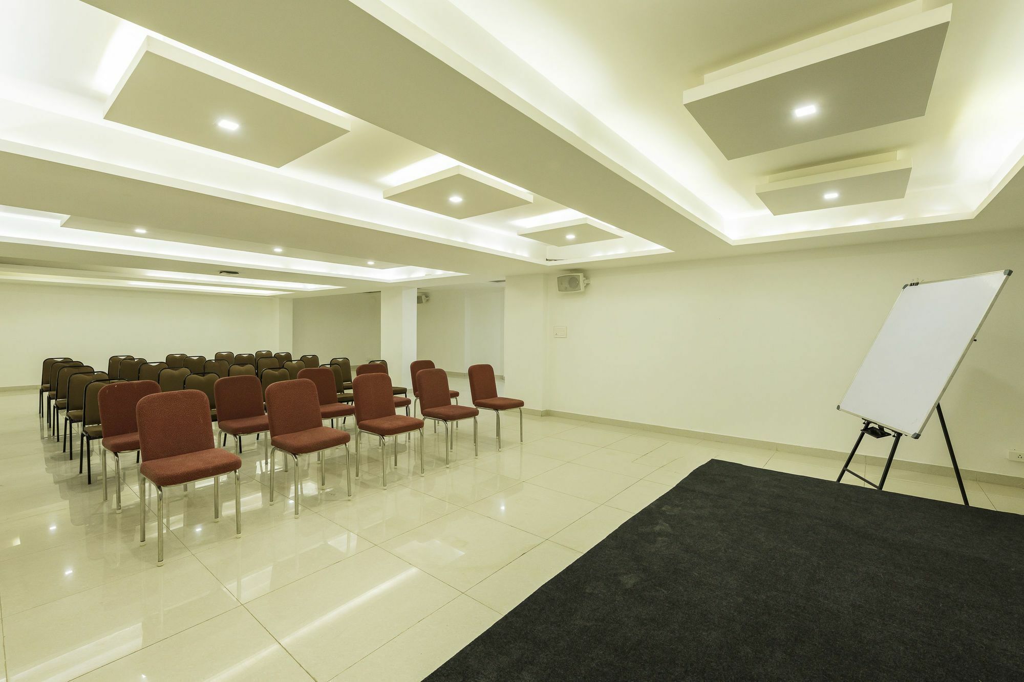 Hotel Oyo Townhouse 014 Mg Road Bangalore
