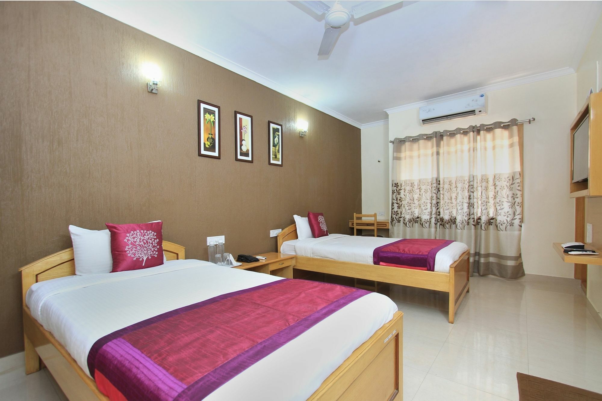 Hotel Bluemoon Log-Inn