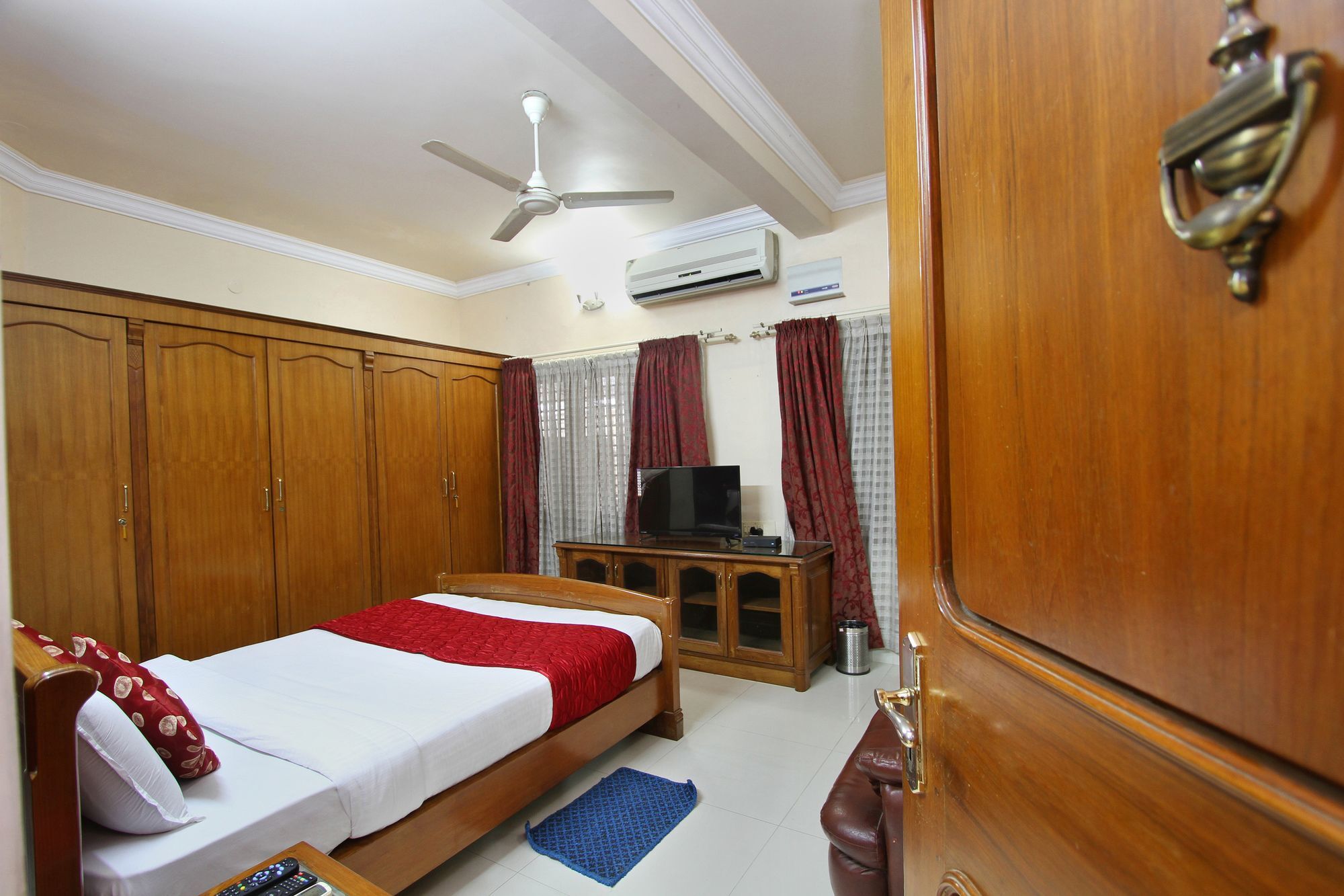 Oyo 7339 Nandhana Vista Hotel Bangalore
