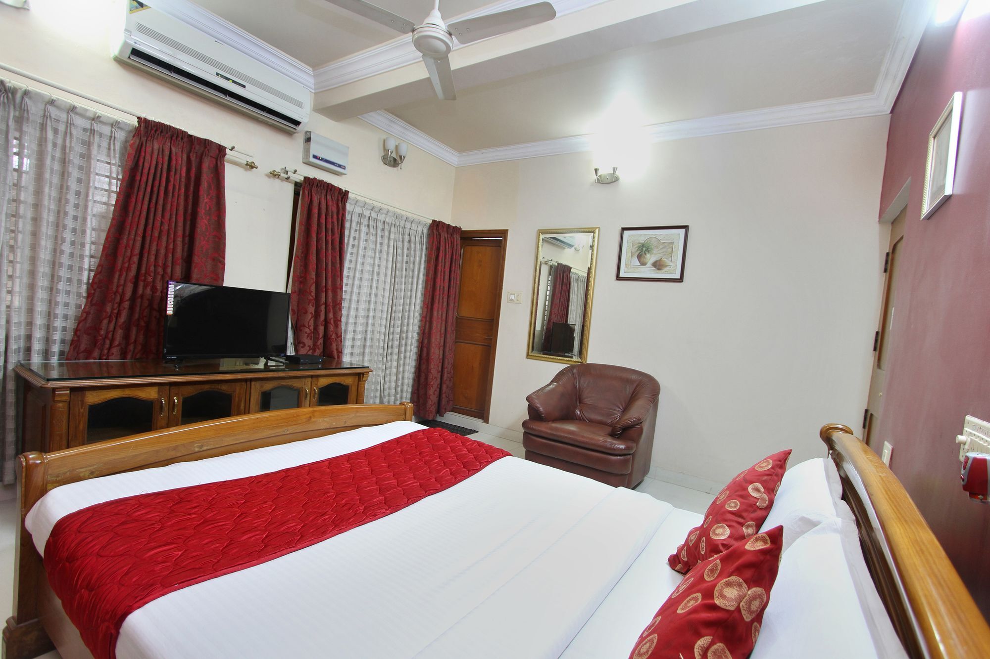 Hotel Oyo 7339 Nandhana Vista 3*
