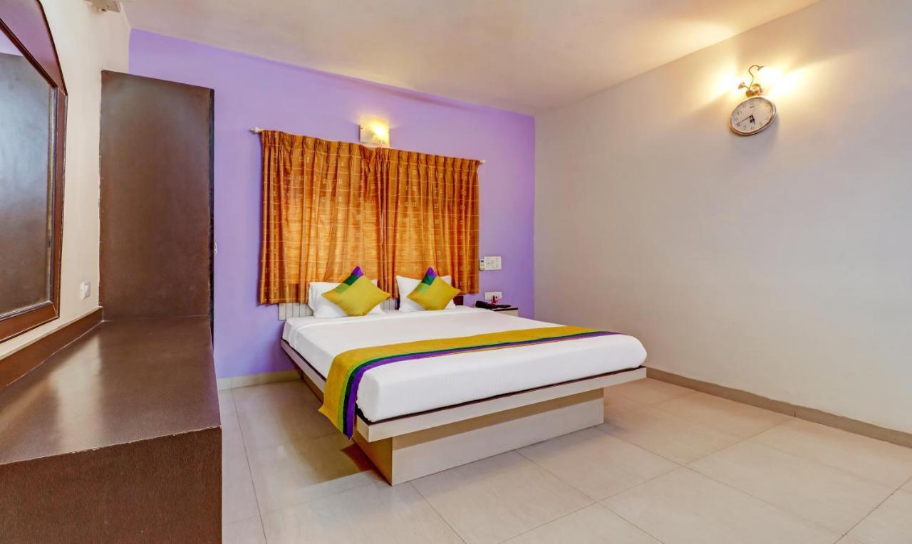 Treebo Trip Fern Leaf Hotel Bangalore