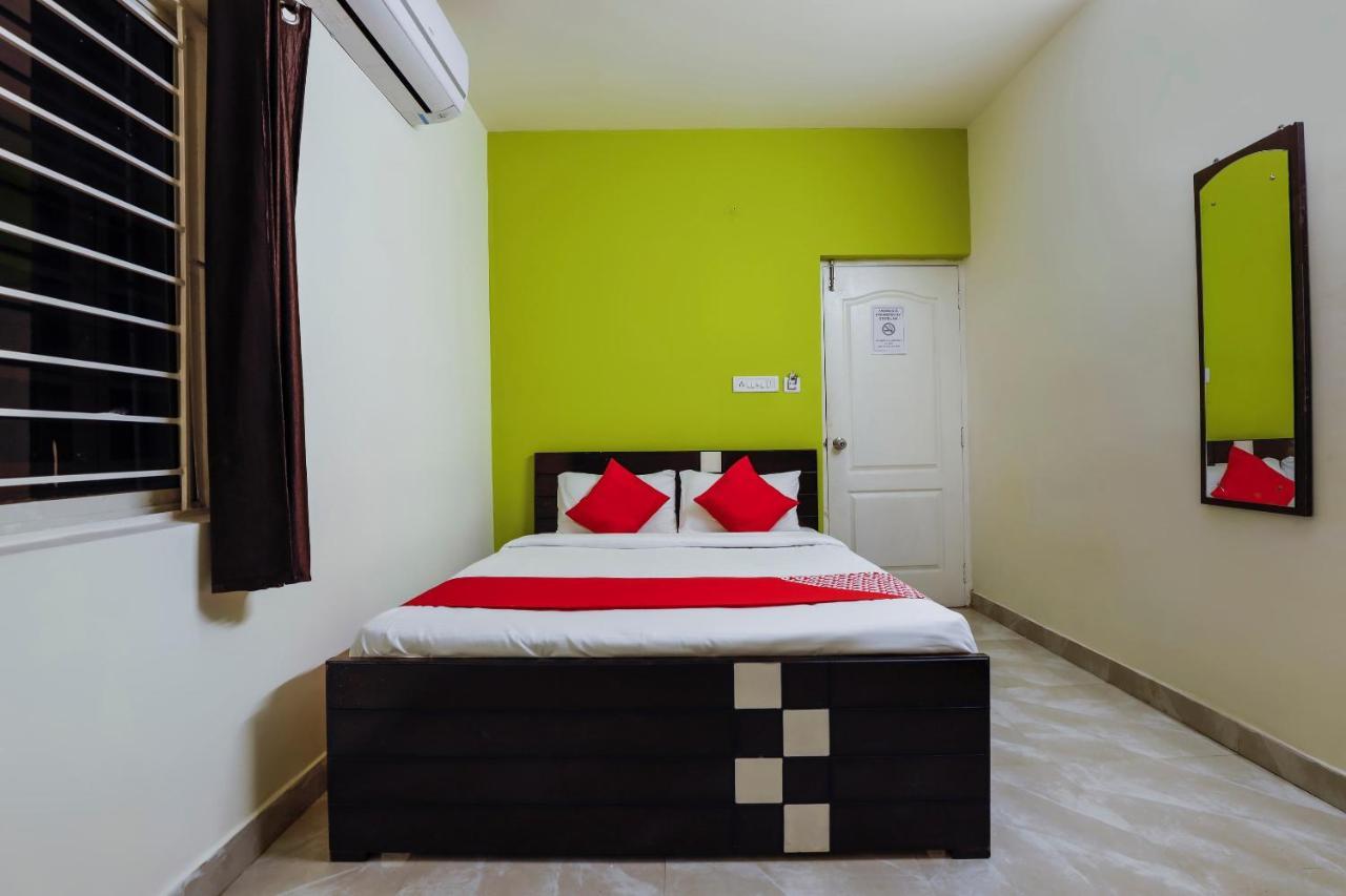 Oyo Flagship 70582 J Puneeth And Lodging