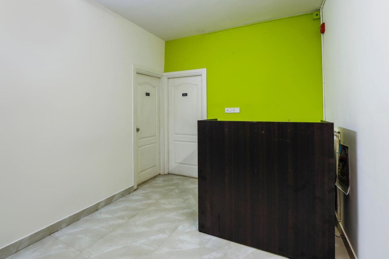 Hotel Oyo Flagship 70582 J Puneeth And Lodging